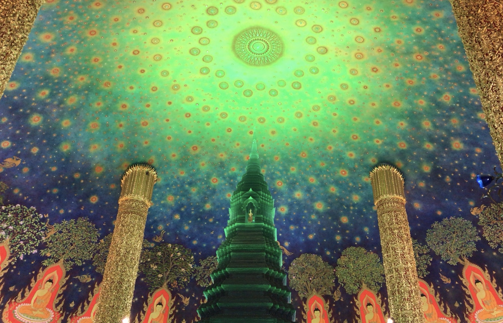 ワット・パクナム